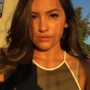 Meet your Posher, Alejandra